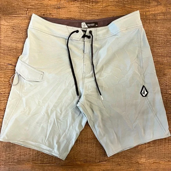 Volcom Swim/Hybrid Shorts - 10in size 34 - Picture 1 of 5
